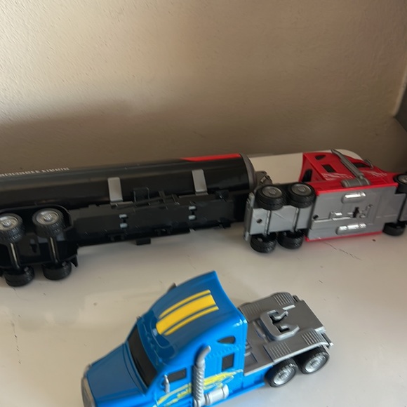 Truck toys 2 semi trucks with tank great shape fun to play use ur imagination - Picture 8 of 8